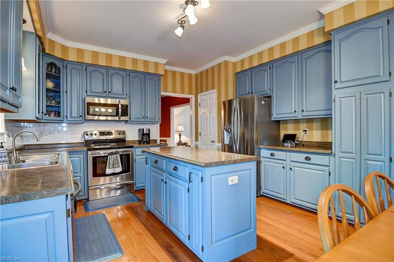 Photo 20 of 49 residential for sale in Chesapeake virginia