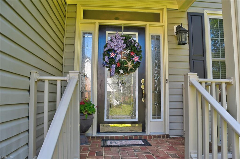 Photo 4 of 49 residential for sale in Chesapeake virginia