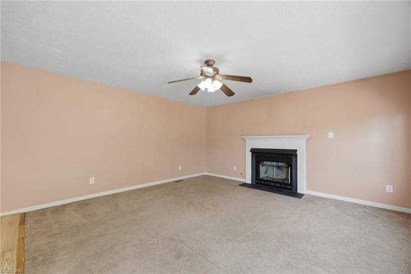 Photo 10 of 24 residential for sale in York County virginia