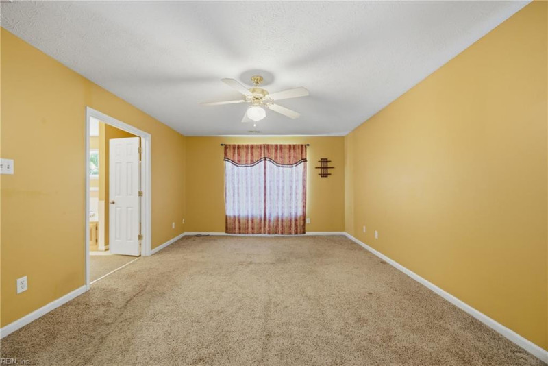 Photo 15 of 24 residential for sale in York County virginia