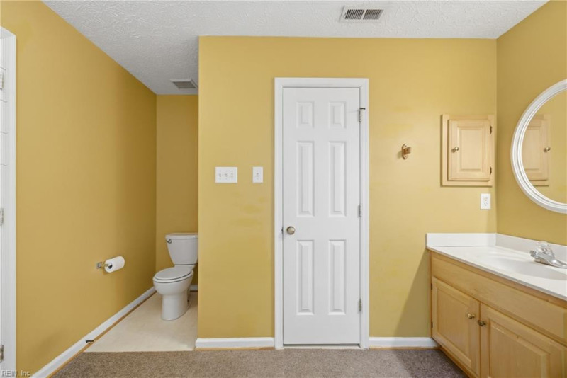Photo 18 of 24 residential for sale in York County virginia