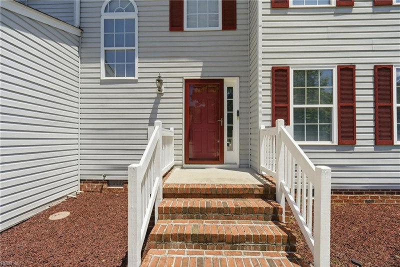 Photo 3 of 24 residential for sale in York County virginia