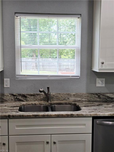 Photo 31 of 35 residential for sale in Suffolk virginia