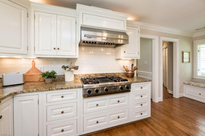 Photo 10 of 47 residential for sale in Chesapeake virginia