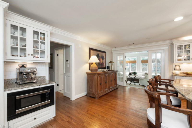 Photo 12 of 47 residential for sale in Chesapeake virginia