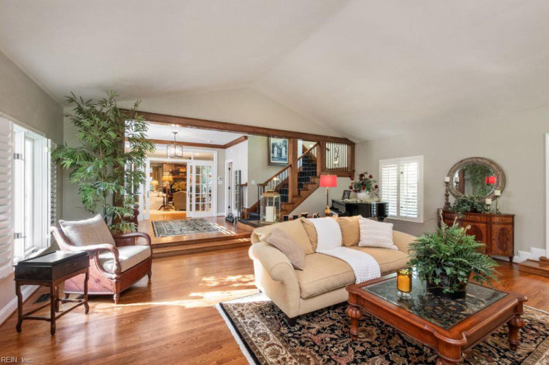 Photo 5 of 47 residential for sale in Chesapeake virginia