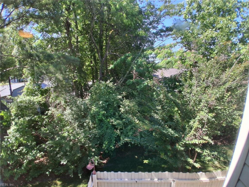 Photo 13 of 21 residential for sale in Chesapeake virginia