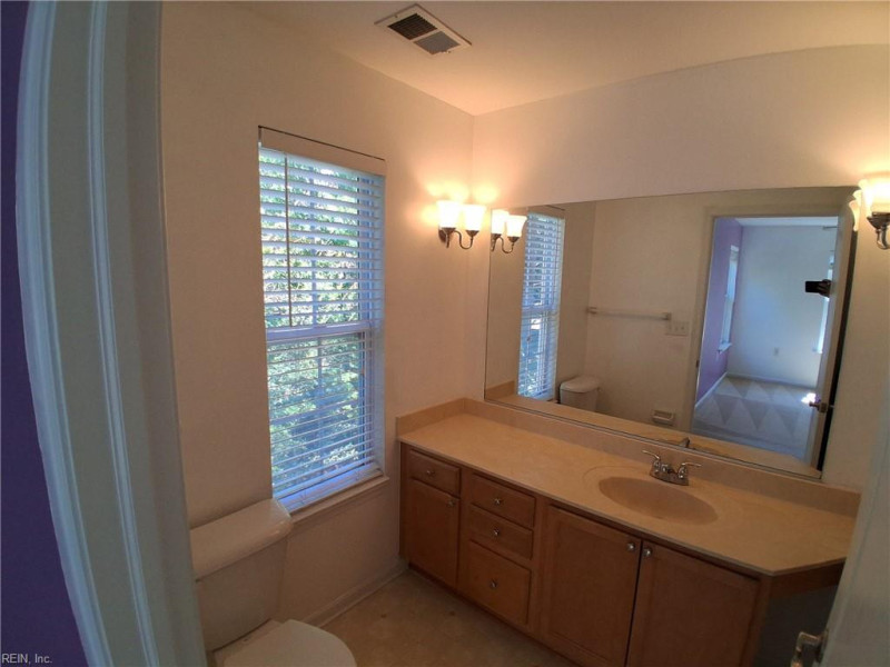 Photo 16 of 21 residential for sale in Chesapeake virginia