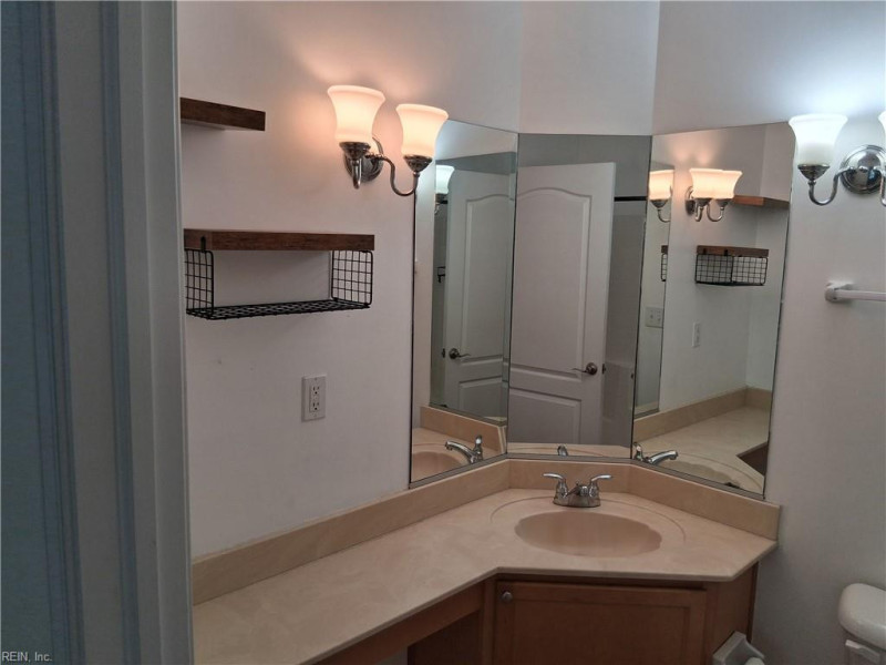 Photo 19 of 21 residential for sale in Chesapeake virginia