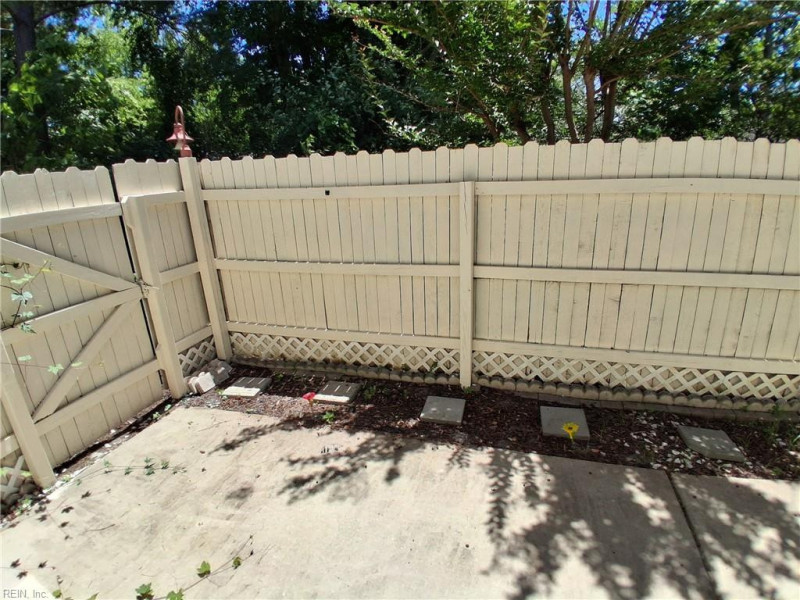 Photo 3 of 21 residential for sale in Chesapeake virginia