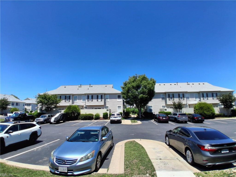 Photo 5 of 21 residential for sale in Chesapeake virginia
