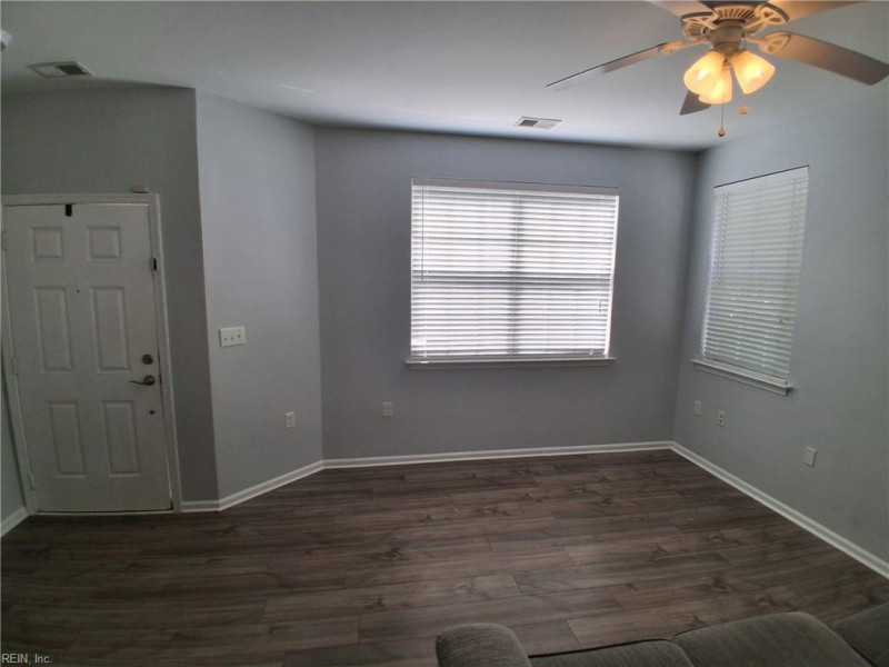Photo 6 of 21 residential for sale in Chesapeake virginia