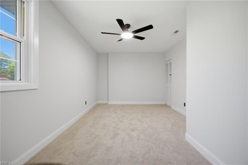 Photo 15 of 33 residential for sale in Portsmouth virginia
