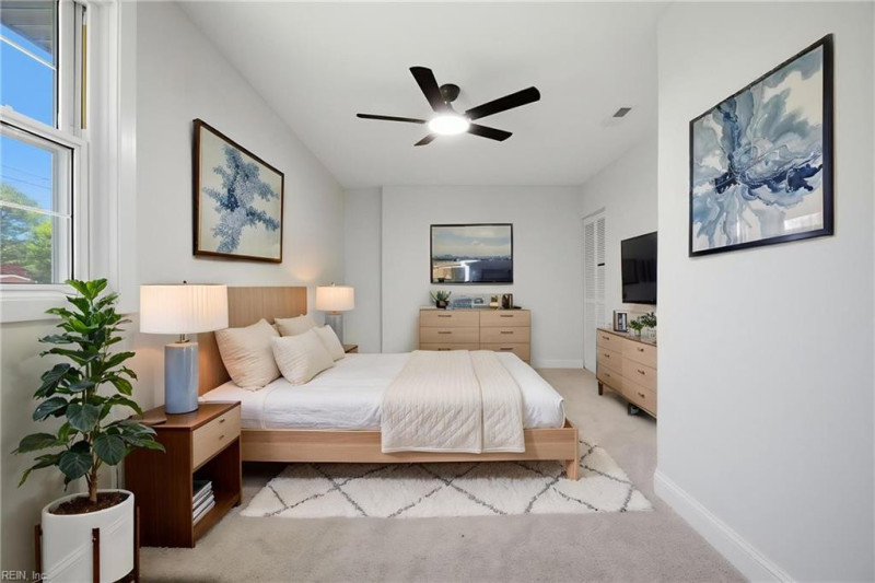 Photo 16 of 33 residential for sale in Portsmouth virginia