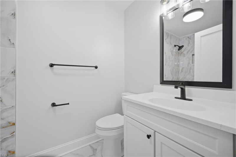 Photo 17 of 33 residential for sale in Portsmouth virginia