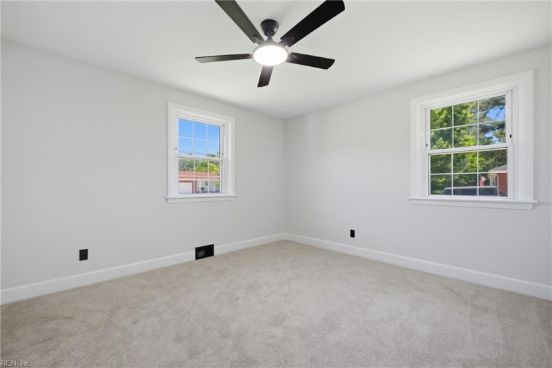 Photo 23 of 33 residential for sale in Portsmouth virginia