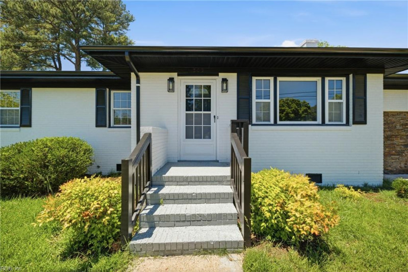 Photo 4 of 33 residential for sale in Portsmouth virginia
