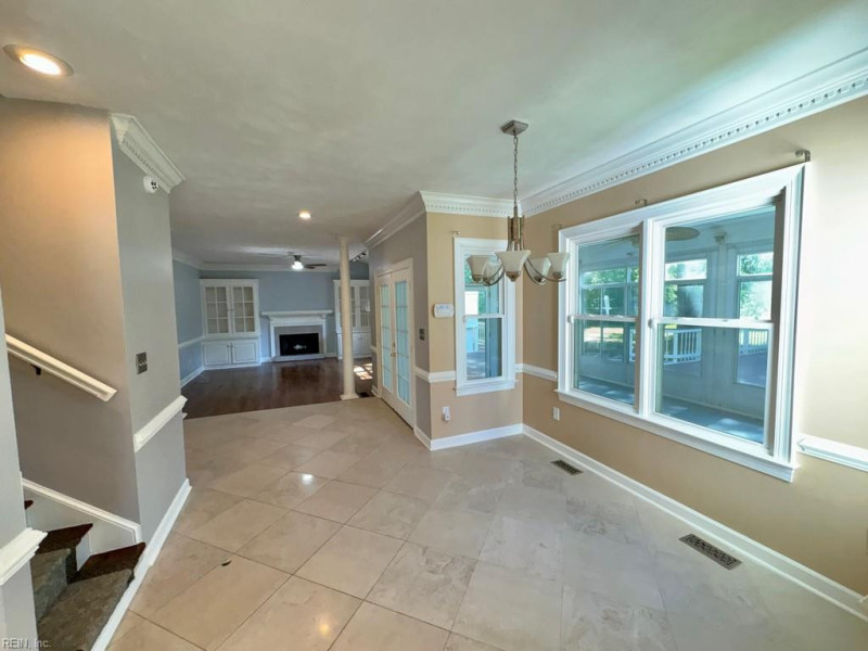 Photo 13 of 32 residential for sale in Chesapeake virginia