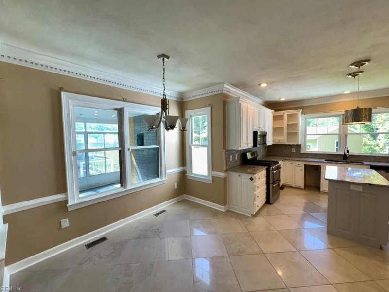 Photo 14 of 32 residential for sale in Chesapeake virginia