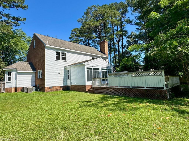 Photo 2 of 32 residential for sale in Chesapeake virginia