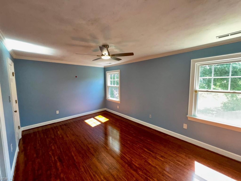 Photo 20 of 32 residential for sale in Chesapeake virginia