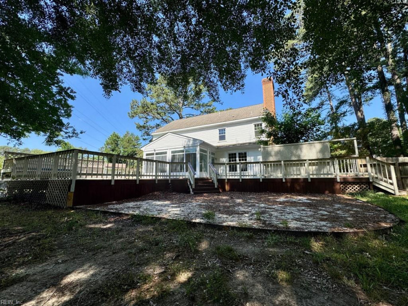 Photo 3 of 32 residential for sale in Chesapeake virginia