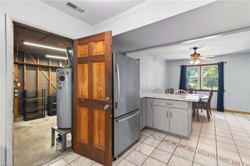 Photo 11 of 36 residential for sale in Hampton virginia