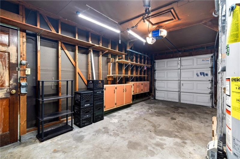Photo 12 of 36 residential for sale in Hampton virginia