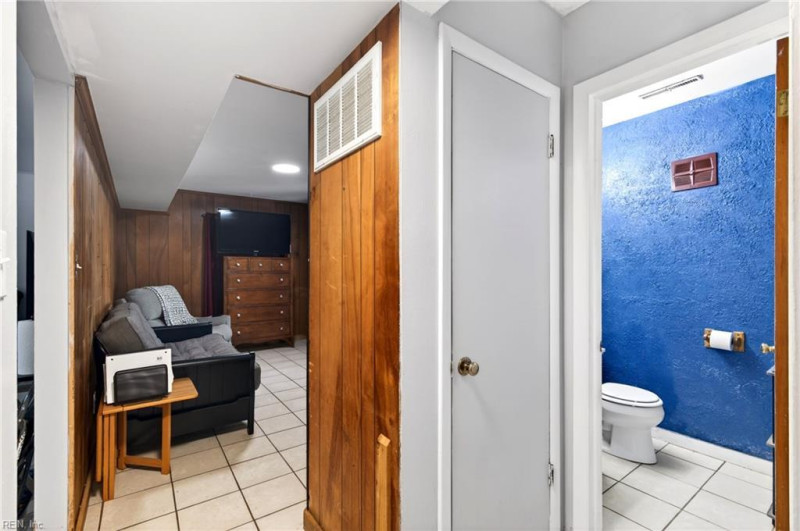 Photo 14 of 36 residential for sale in Hampton virginia