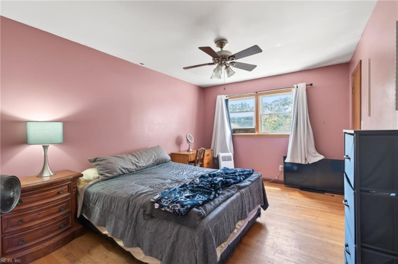 Photo 22 of 36 residential for sale in Hampton virginia