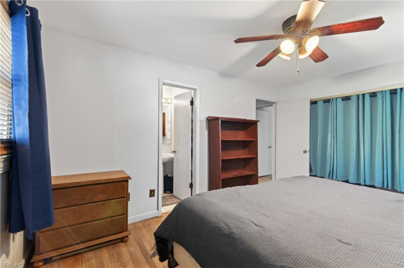 Photo 27 of 36 residential for sale in Hampton virginia