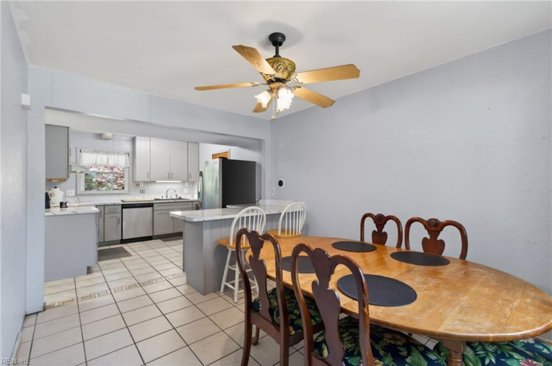 Photo 6 of 36 residential for sale in Hampton virginia