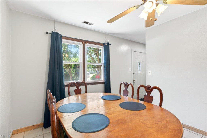 Photo 7 of 36 residential for sale in Hampton virginia