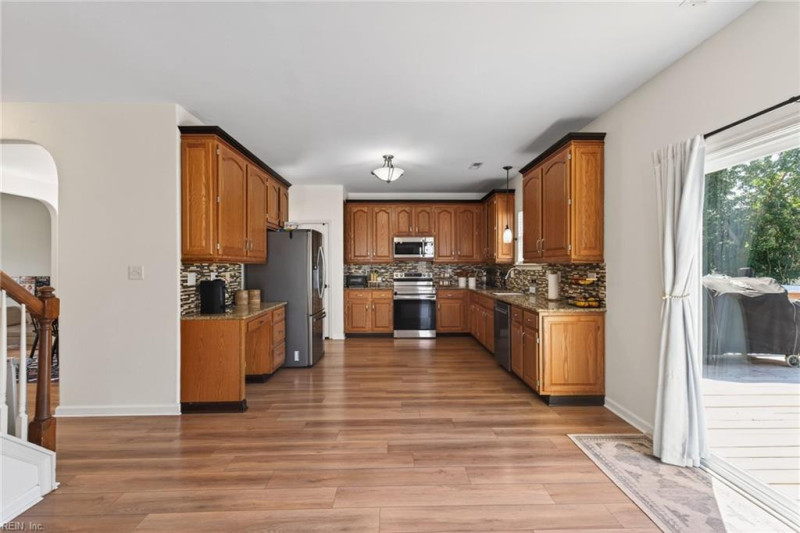 Photo 10 of 42 residential for sale in Suffolk virginia
