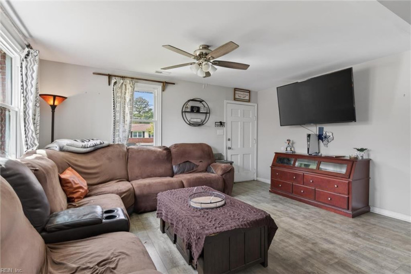 Photo 4 of 20 residential for sale in Chesapeake virginia Photo 4 of 20 residential for sale in Chesapeake virginia