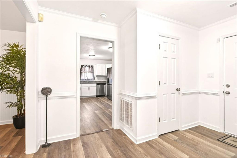 Photo 14 of 36 residential for sale in Suffolk virginia