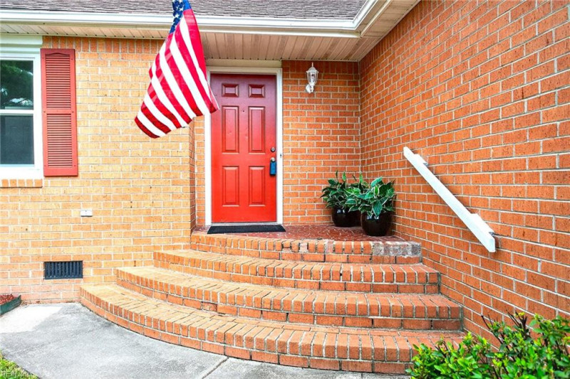 Photo 32 of 36 residential for sale in Suffolk virginia