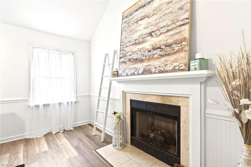 Photo 4 of 36 residential for sale in Suffolk virginia