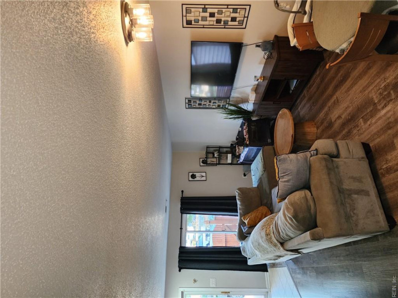 Photo 3 of 12 residential for sale in Chesapeake virginia