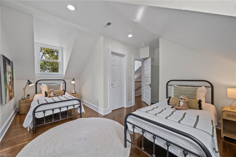 Photo 37 of 50 residential for sale in Virginia Beach virginia