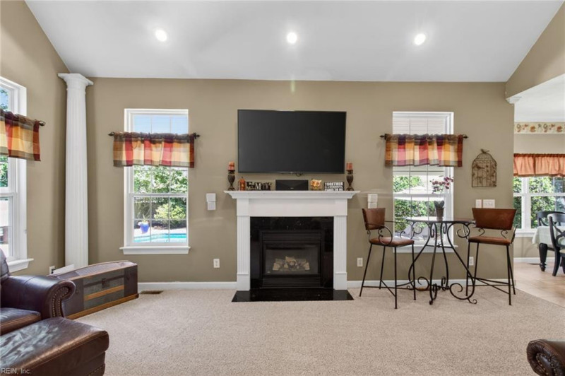 Photo 23 of 50 residential for sale in Chesapeake virginia
