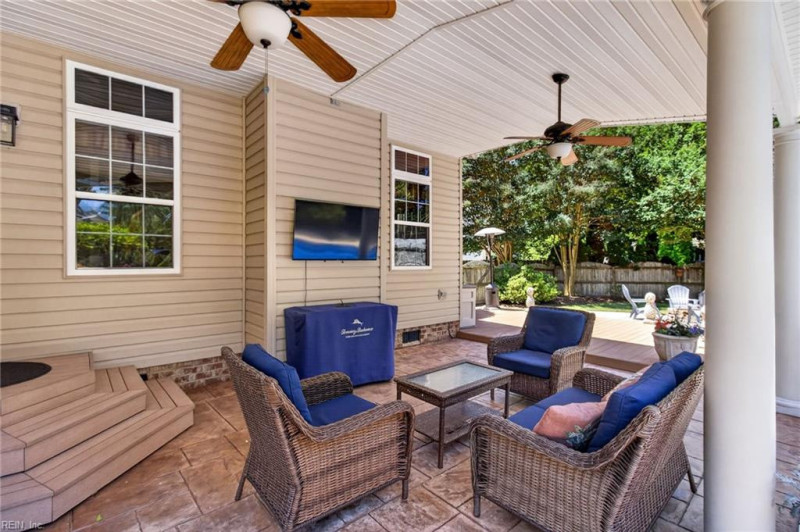 Photo 4 of 50 residential for sale in Chesapeake virginia