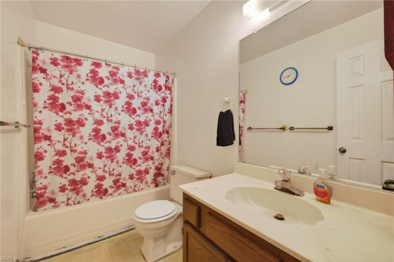Photo 15 of 22 residential for sale in Virginia Beach virginia