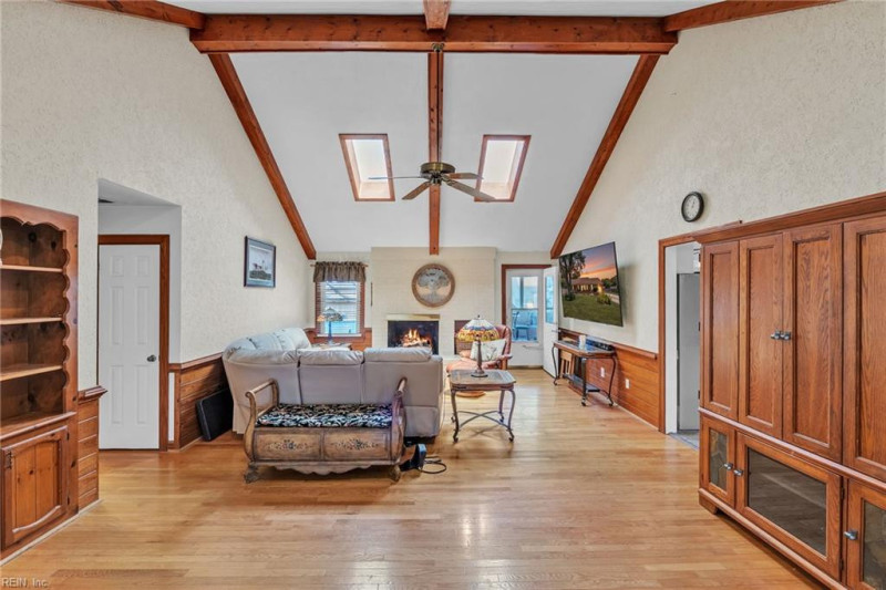 Photo 23 of 50 residential for sale in Chesapeake virginia