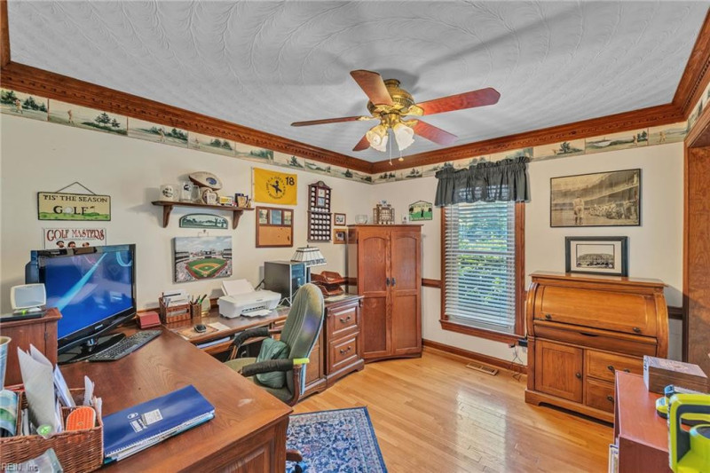 Photo 26 of 50 residential for sale in Chesapeake virginia