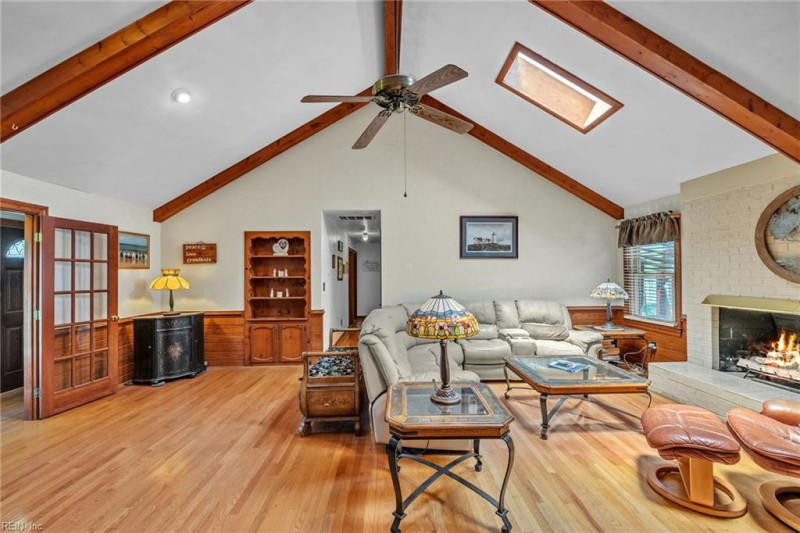 Photo 3 of 50 residential for sale in Chesapeake virginia