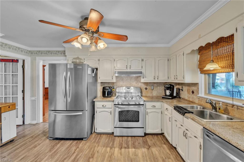 Photo 38 of 50 residential for sale in Chesapeake virginia