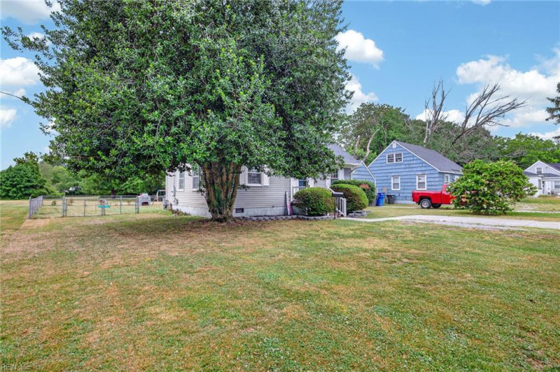 Photo 3 of 30 residential for sale in Newport News virginia Photo 3 of 30 residential for sale in Newport News virginia