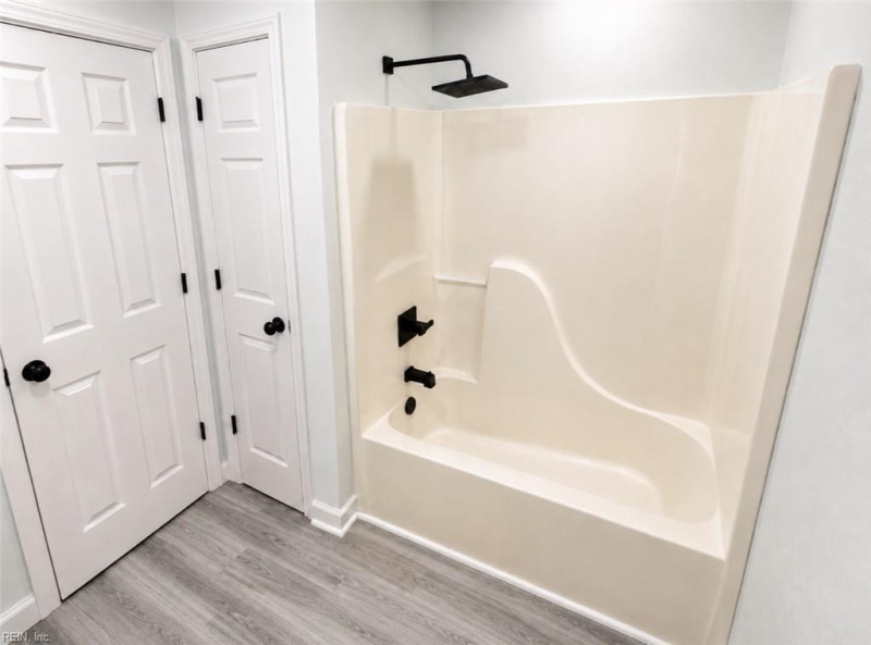 Photo 11 of 18 residential for sale in Portsmouth virginia