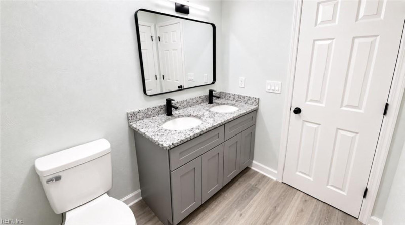 Photo 12 of 18 residential for sale in Portsmouth virginia